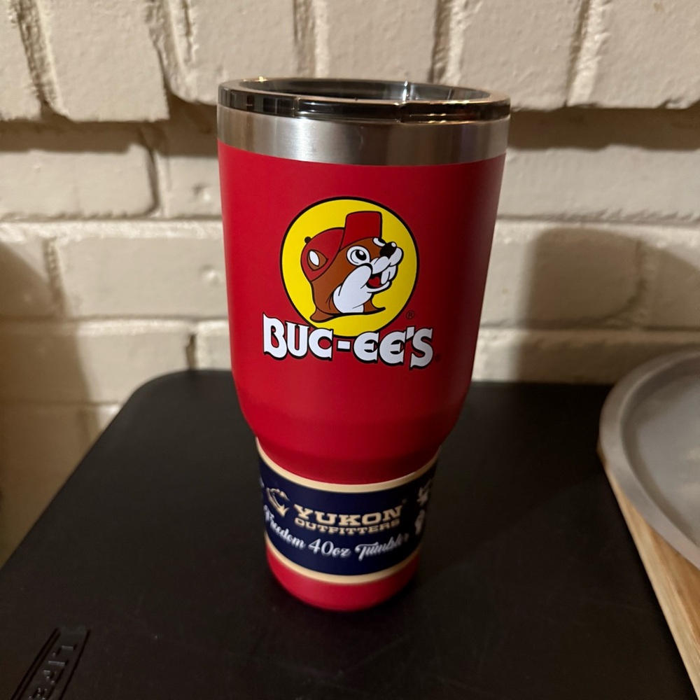 (SOLD) Buc-ee’s Yukon Outfitters 40oz Tumbler